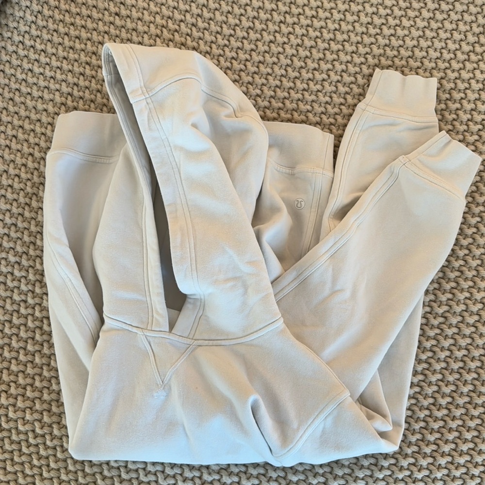 Lululemon White Sweatshirt